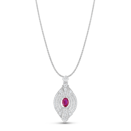 Nefertiti Pendant Catherine Best Dev pendant on a 18